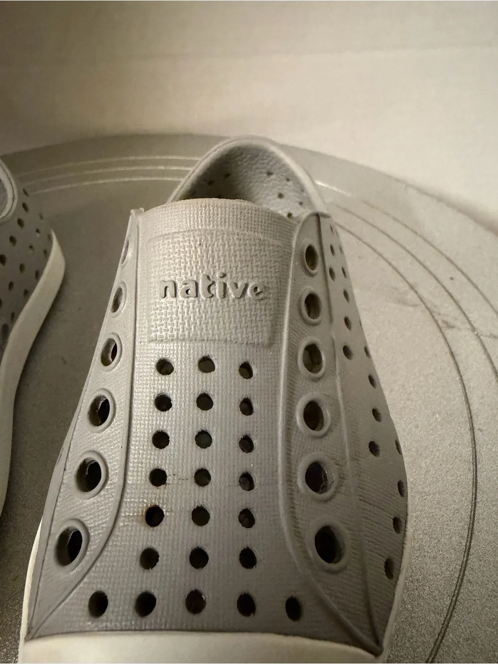 Native Shoes Jefferson Water Shoes In Grey Sz C 6 Kids